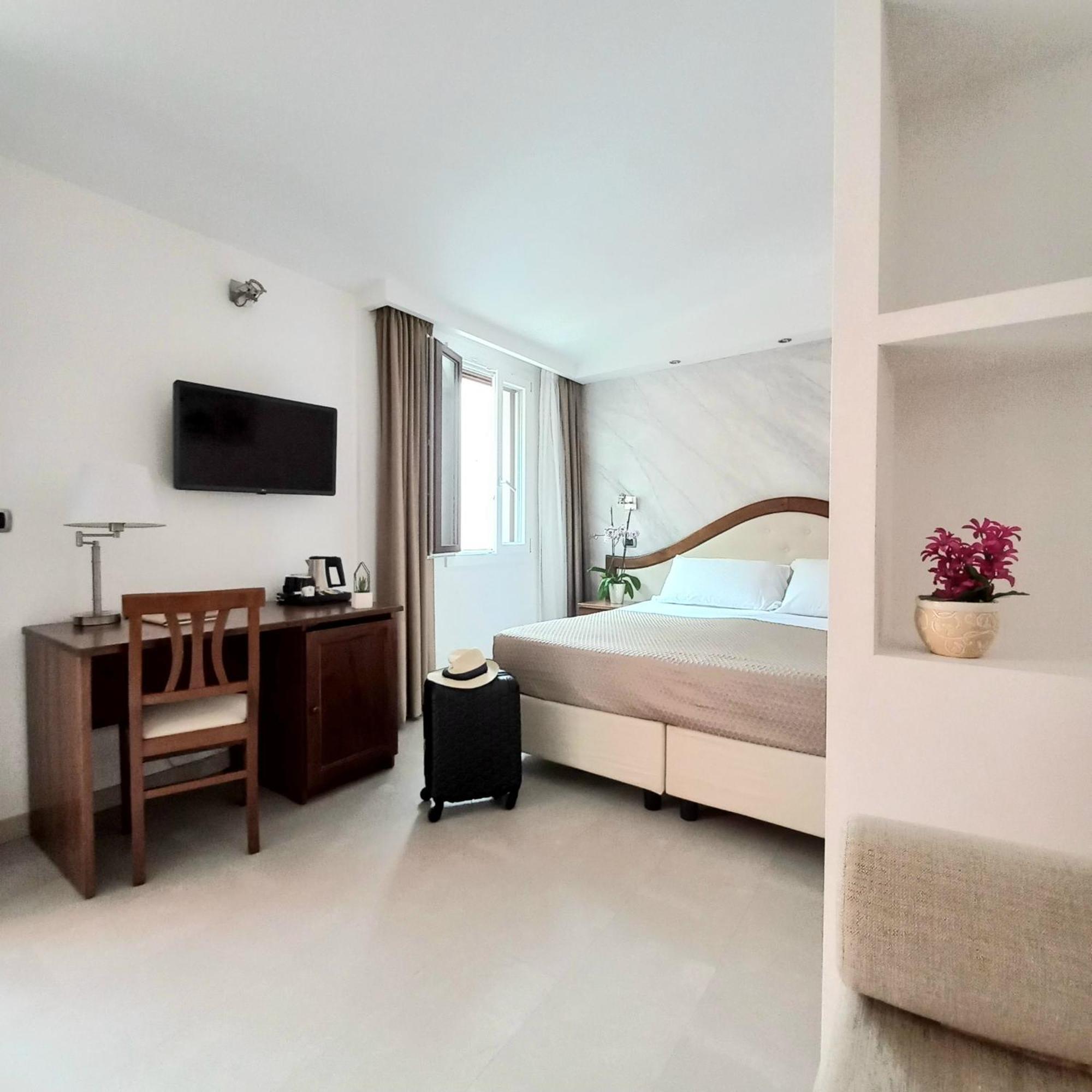 Hotel Nicoletta Santa Maria Navarrese Eksteriør billede