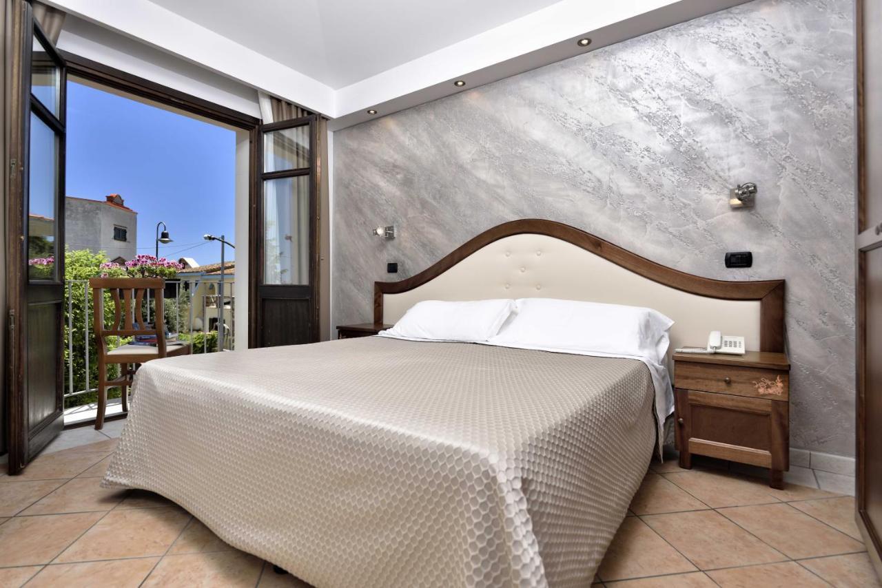 Hotel Nicoletta Santa Maria Navarrese Eksteriør billede
